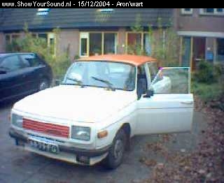 showyoursound.nl - Wartburg 353 b00ming - Aron\wart - afbeelding_33_.jpg - de auto vanaf buiten
